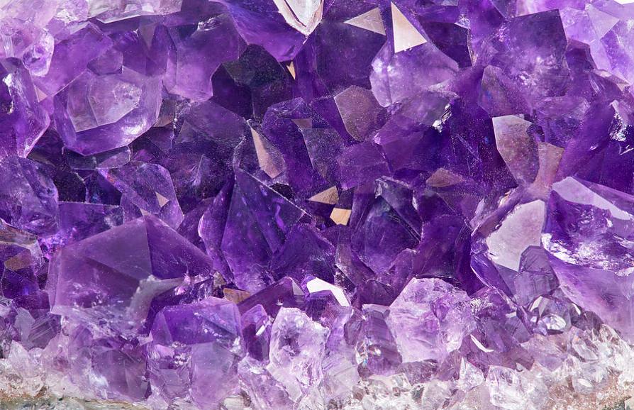 Το Amethyst κρύσταλλο είναι μοναδικό μεταξύ όλων των κρυστάλλων στη δημοτικότητά του