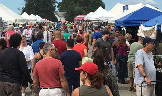 Η αγορά Stormville Flea άνοιξε το 1970 με μερικές δωδεκάδες πωλητές σε ένα εγκαταλελειμμένο αεροδρόμιο