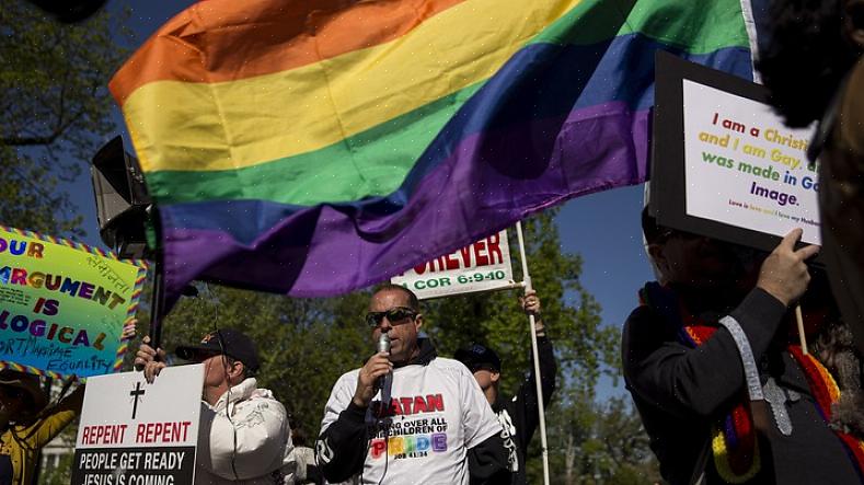 Ο γάμος προέρχεται από τα Μέση Αγγλικά που πρωτοεμφανίστηκε το 1250-1300 μ.Χ